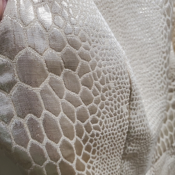 Gold scale dress - Picture 2 of 5